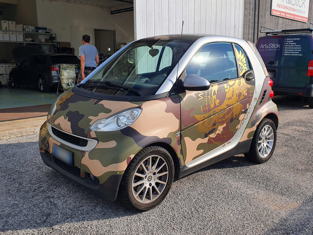 car wrapping smart fortwo camouflage mimetico cosmopolitan