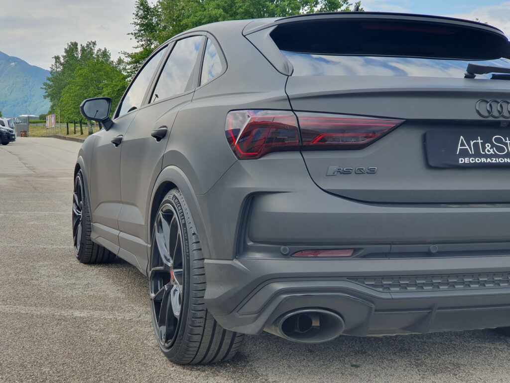 Audi RSQ3 car wrapping nero opaco matte black avery swf