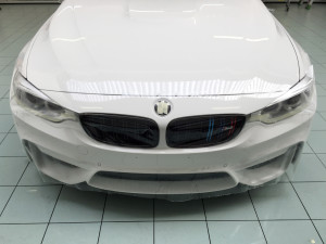 BMW M3 applicazione protettivo trasparente Hexis BodyFence su paraurti cofano passaruota tetto e parti carbonio 10