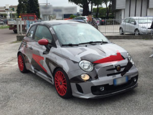 Car wrapping Abarth 500 con pellicola stampata effetto camouflage