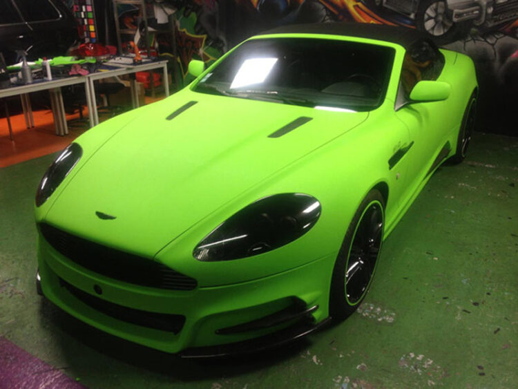 Dartz Aston Martin DBS Mansory verde lime opaco