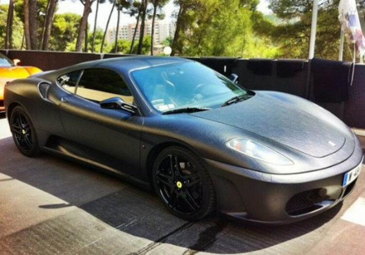 Dartz Ferrari F430 con carrozzeria ricoperta in pelle old leather