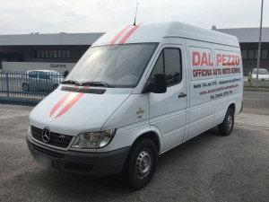 Decorazione Mercedes Sprinter con adesivi prespaziati 1 Dal Pezzo