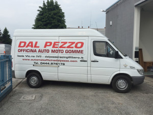 Decorazione Mercedes Sprinter con adesivi prespaziati 1 Dal Pezzo