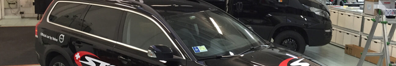 Decorazione auto aziendale Volvo XC70 adesivi prespaziati stockli