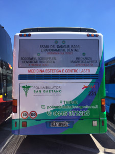 Decorazione-autobus-SVT-FTV-Cartel-pubblicita poliambulatorio san gaetano