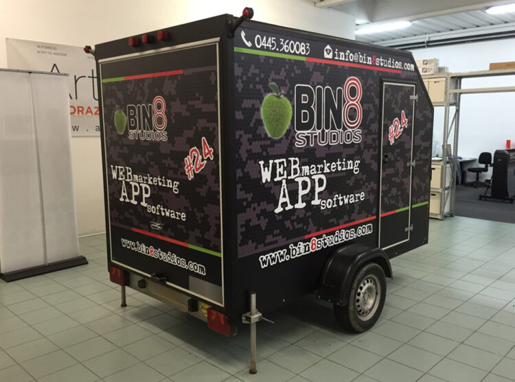 Decorazione carrello portamoto adesivi stampati 6 Decorazione carrello portamoto adesivi stampati binotto bin8 motocross