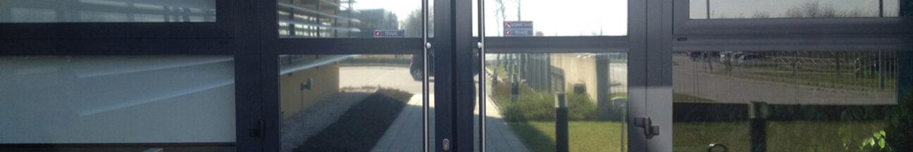 Decorazione vetrate con pellicola a controllo solare e antiriflesso