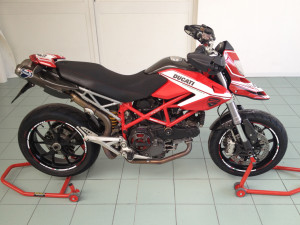 Ducati Hypermotard - kit grafiche adesive su carene e ruote