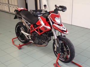 Ducati Hypermotard - kit grafiche adesive su carene e ruote