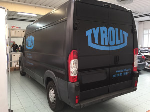 Fiat Ducato - wrapping completo nero opaco e scritte in prespaziato tyrolit