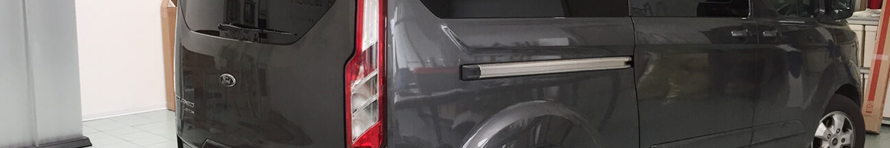Ford-Tourneo-pellicola-oscurata-solare-gradazione-05-thiene-vicenza Ford-Tourneo-pellicola-oscurata-solare-gradazione-05-thiene-vicenza