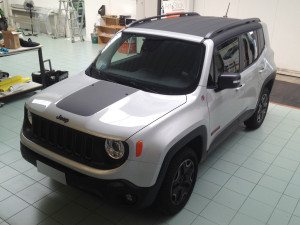 JEEP RENEGADE - wrapping tetto e montanti in nero opaco