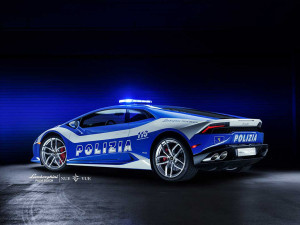 Lamborghini Huracan con la livrea della Polizia