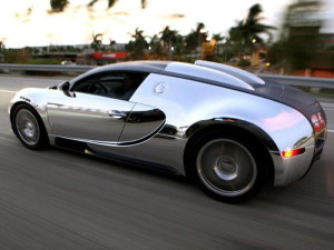 Metro Wrapz Bugatti Veyron wrapping totale in cromato specchio