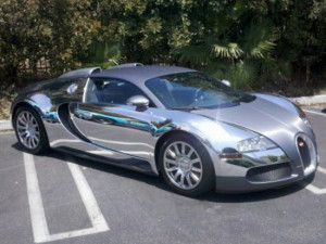 Metro Wrapz Bugatti Veyron wrapping totale in cromato specchio