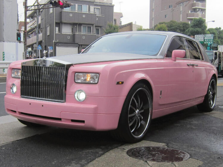 Office-K Rolls-Royce Phantom wrapping totale rosa e argento
