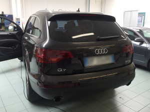 Oscuramento e protezione fari con pellicola oscurante audi q7