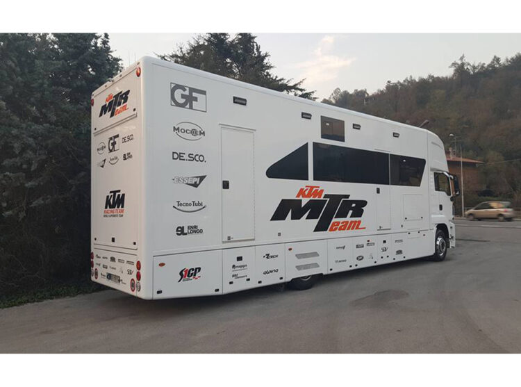 PADDOCK KTM DEL CAMPIONATO MONDIALE SUPERMOTARD mtr