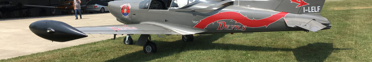 Personalizzazione aereo adesivi stampati intagliati