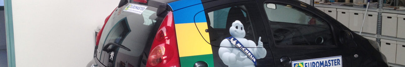 Peugeot 107 decorazione auto sostitutiva pubblicitaria