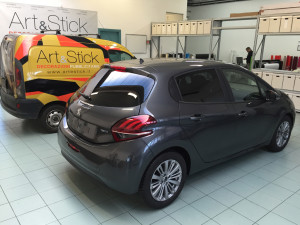 Peugeot 208-pellicola-oscurata-solare-gradazione-20 thiene vicenza