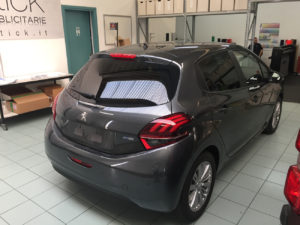 Peugeot 208-pellicola-oscurata-solare-gradazione-20-thiene-vicenza