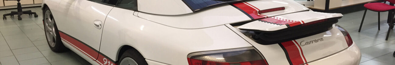 Porsche 911 personalizzata con fasce adesive verona