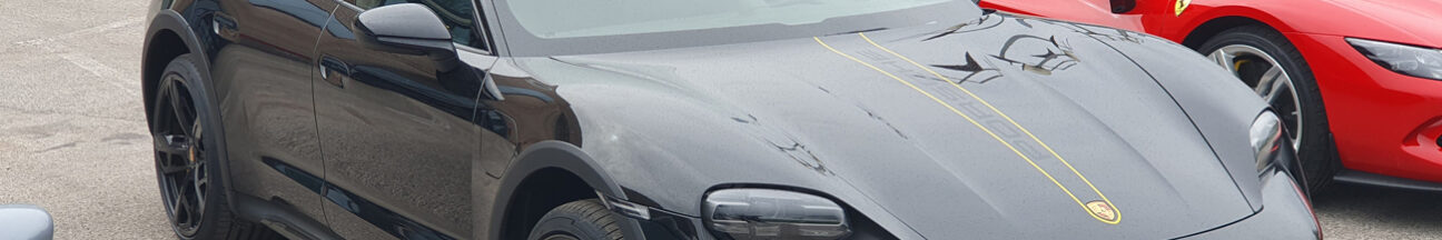 Porsche taycan personalizzazione carbonio wrapping carbon