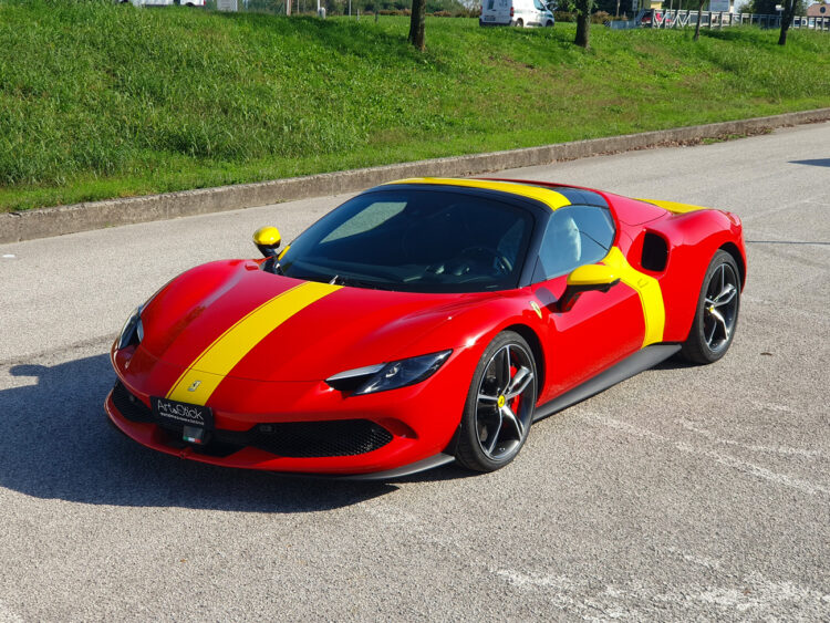 Protezione-PPF-antisasso-paint-protection-film-ferrari 296 gts-stripes 499p le mans-personalizzazione