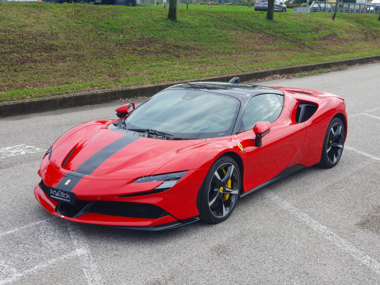 Protezione-PPF-antisasso-paint-protection-film-ferrari-sf90 personalizzazione