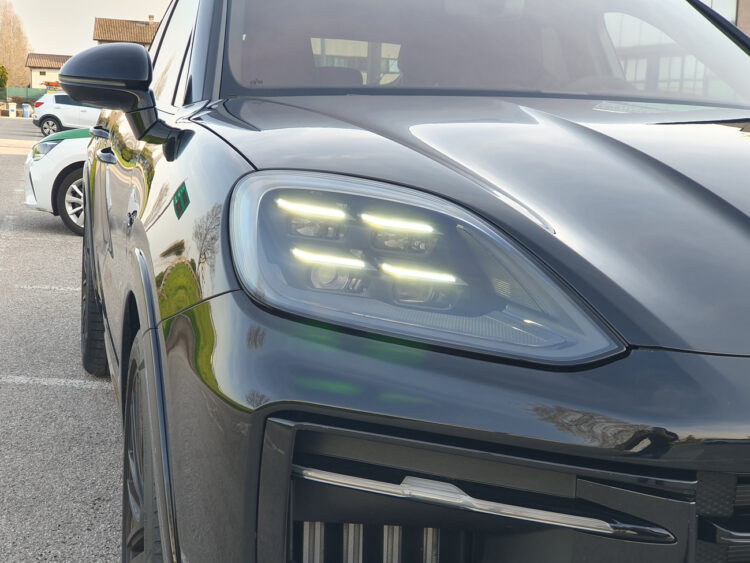 Protezione PPF antisasso su Porsche Cayenne e-hybrid 2