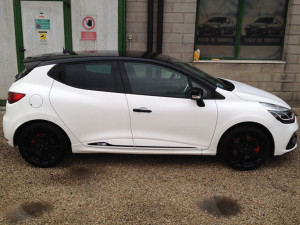 RENAULT CLIO RS wrapping totale bianco opaco e nero lucido avacars, rignic, rigoni+nicoli, rig+nic, thiene, vicenza