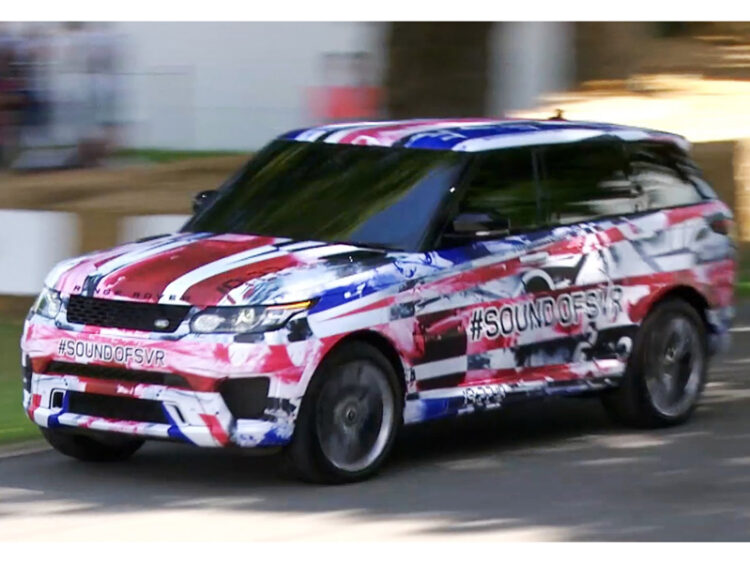 Range Rover Sport SVR wrappato in rosso, bianco e blu Festival of Speed di Goowood