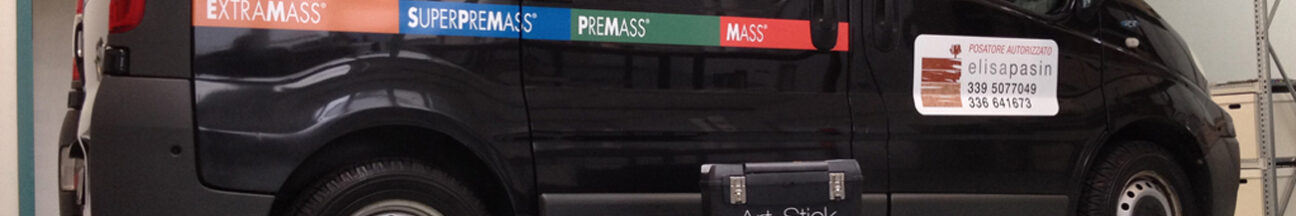 Decorazione con adesivi prespaziati e stampati in digitale, di lunga durata garantiti per l'esterno