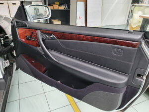 Rivestimenti interni Mercedes CL 500 da radica a carbonio lucido sott elemento6 car wrapping