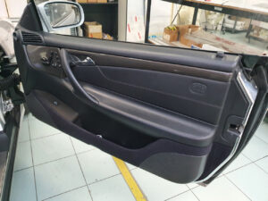 Rivestimenti interni Mercedes CL 500 da radica a carbonio lucido sott elemento6 car wrapping