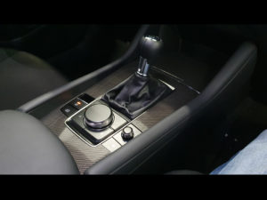 Rivestimento interni Mazda 3 pellicola effetto carbonio lucido