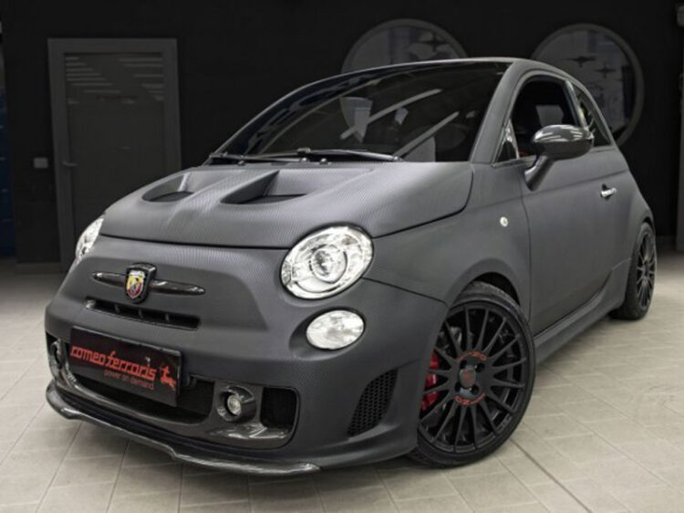 Romeo Ferraris Abarth 500 in carbonio