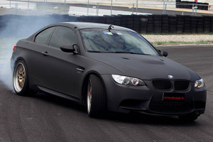 Romeo Ferraris Bmw M3 V8 in nero carbonio