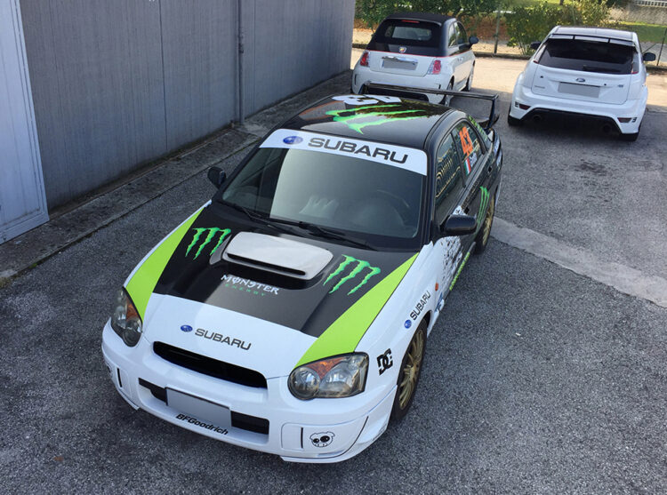Subaru Impreza con livrea replica Ken Block 1 Subaru Impreza con livrea replica Ken Block