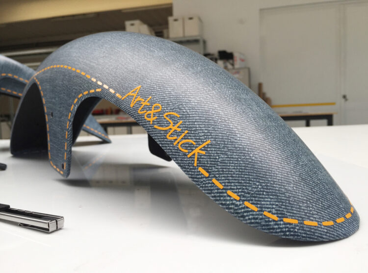 Suzuki-Intruder-personalizzata-con-pellicola-wrapping-effetto-jeans-2