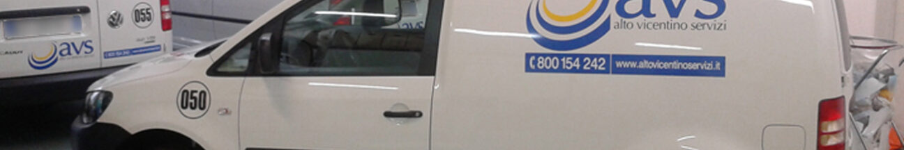 VOLKSWAGEN CADDY - impostazione grafica e decorazione flotta aziendale