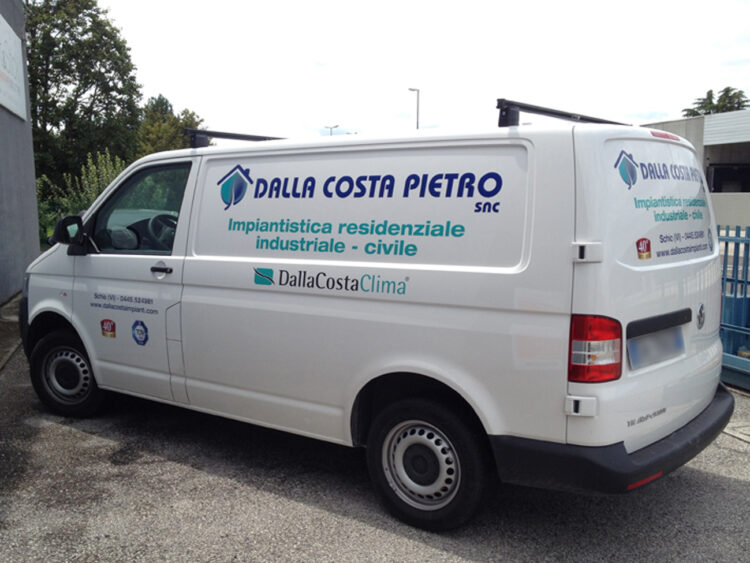 VOLKSWAGEN TRANSPORTER - impostazione grafica e decorazione