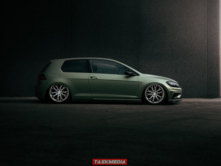 Volkswagen Golf-car-wrapping-apa Satin Metal Millennium Jade