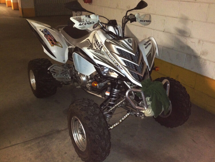 YAMAHA GYTR QUAD - particolari in nero carbonio