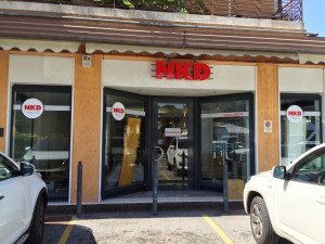 allestimento negozio nkd  sacile