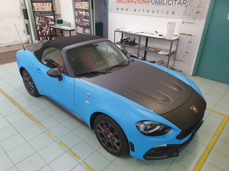 car wrapping Abarth 124 pellicola 3M 2080 Matte Riviera Blue grigio antracite opaco