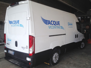 decorazione automezzi per flotta aziendale acque vicentine