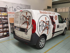 decorazione automezzo doblo fisico adesivi prespaziati stampati